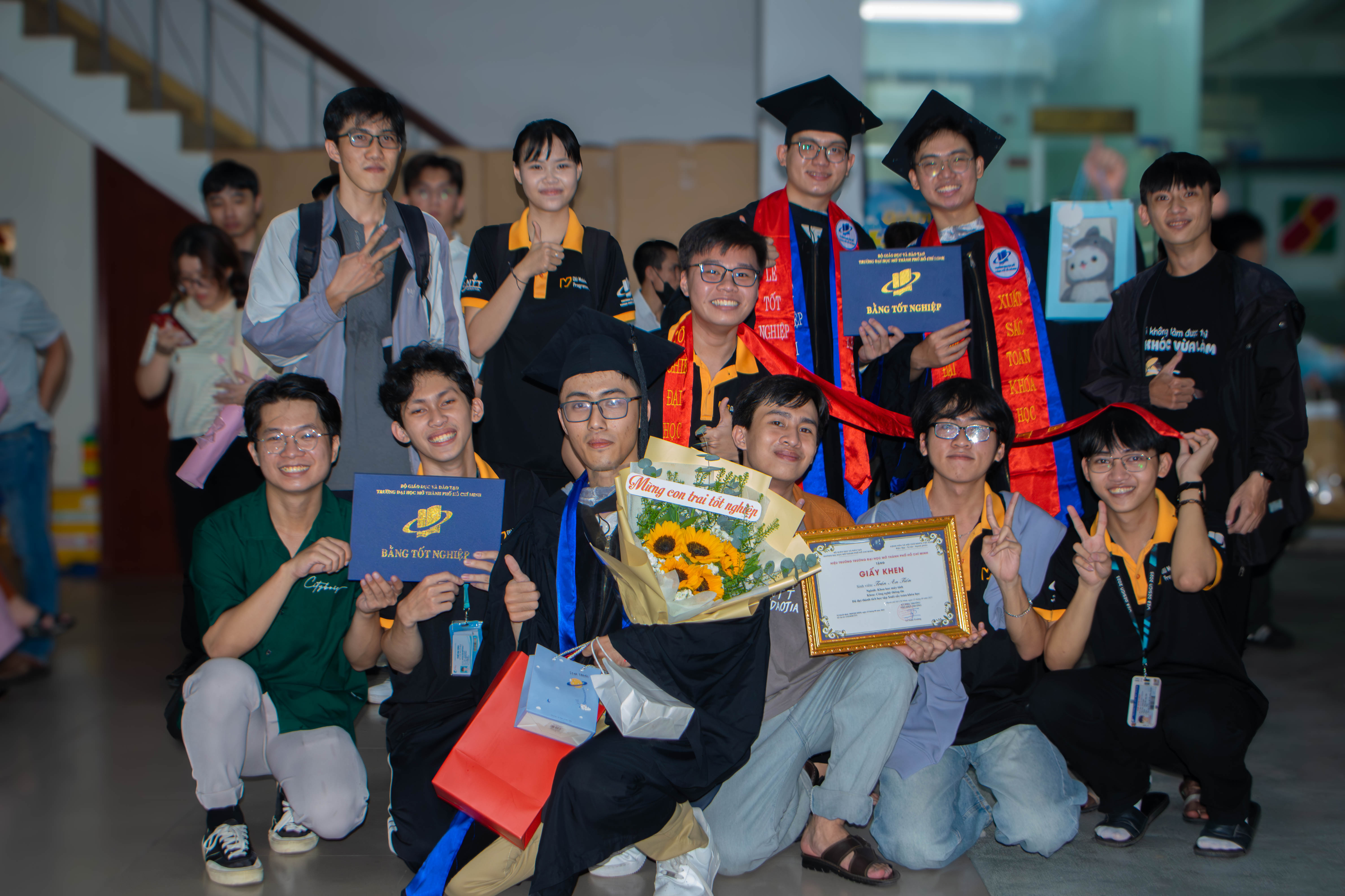 MPCLUB GỬI LỜI CHÚC MỪNG ĐẾN CÁC TÂN CỬ NHÂN 2025